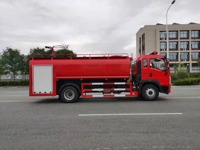 移動(dòng)電源車5噸水罐消防車哪里賣(mài)A類火警的救援需要用到水罐消防車